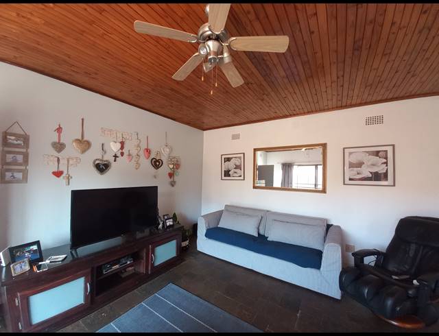 4 BEDROOM FREEHOLD FOR SALE IN CASSELDALE